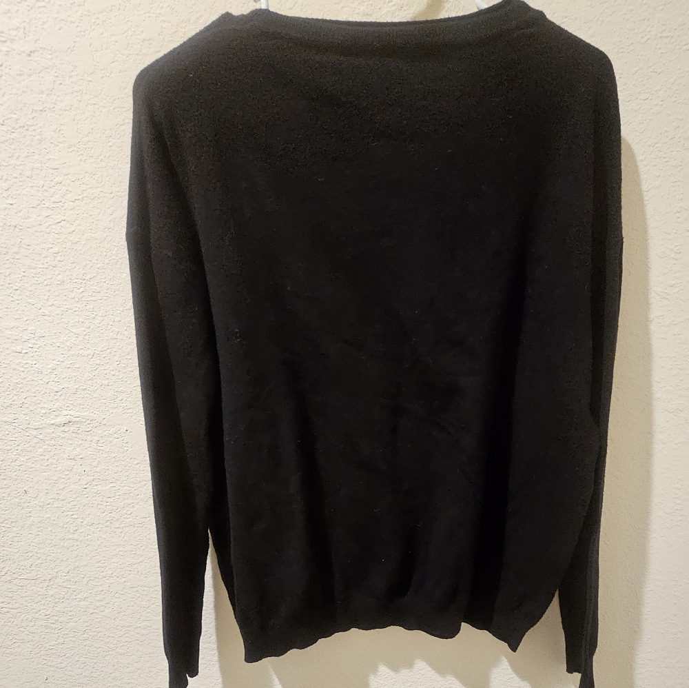 sweater black with skull design